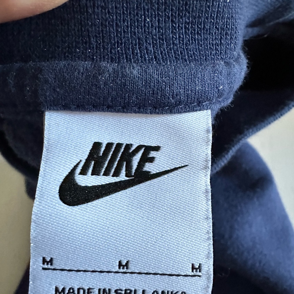 Sweatshirt - Picture 2 of 3